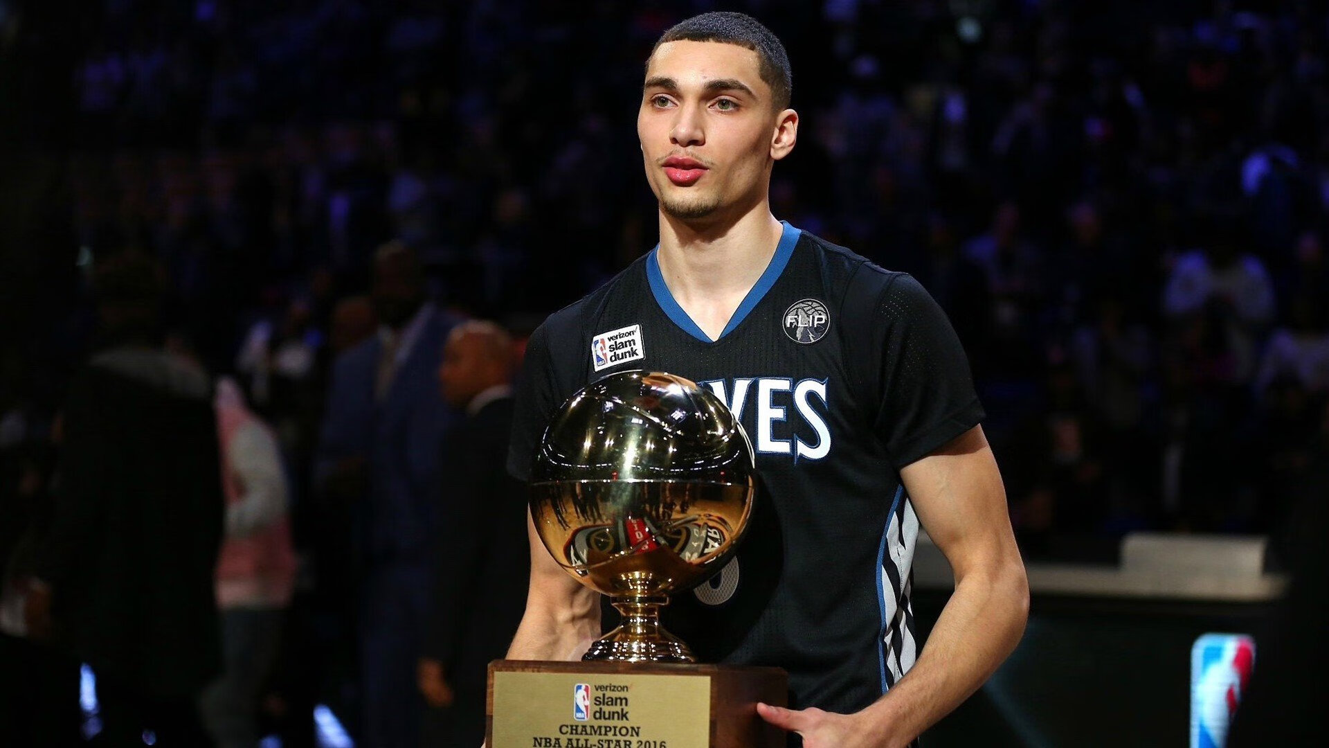 安东·李恩：凭借不懈的跑动和精准的传球，他为全黑队创造进攻机会